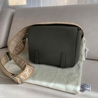LOEWE(メッセンジャーバッグ)のフリマアイテム一覧 LOEWE(メッセンジャーバッグ)のフリマアイテム一覧
