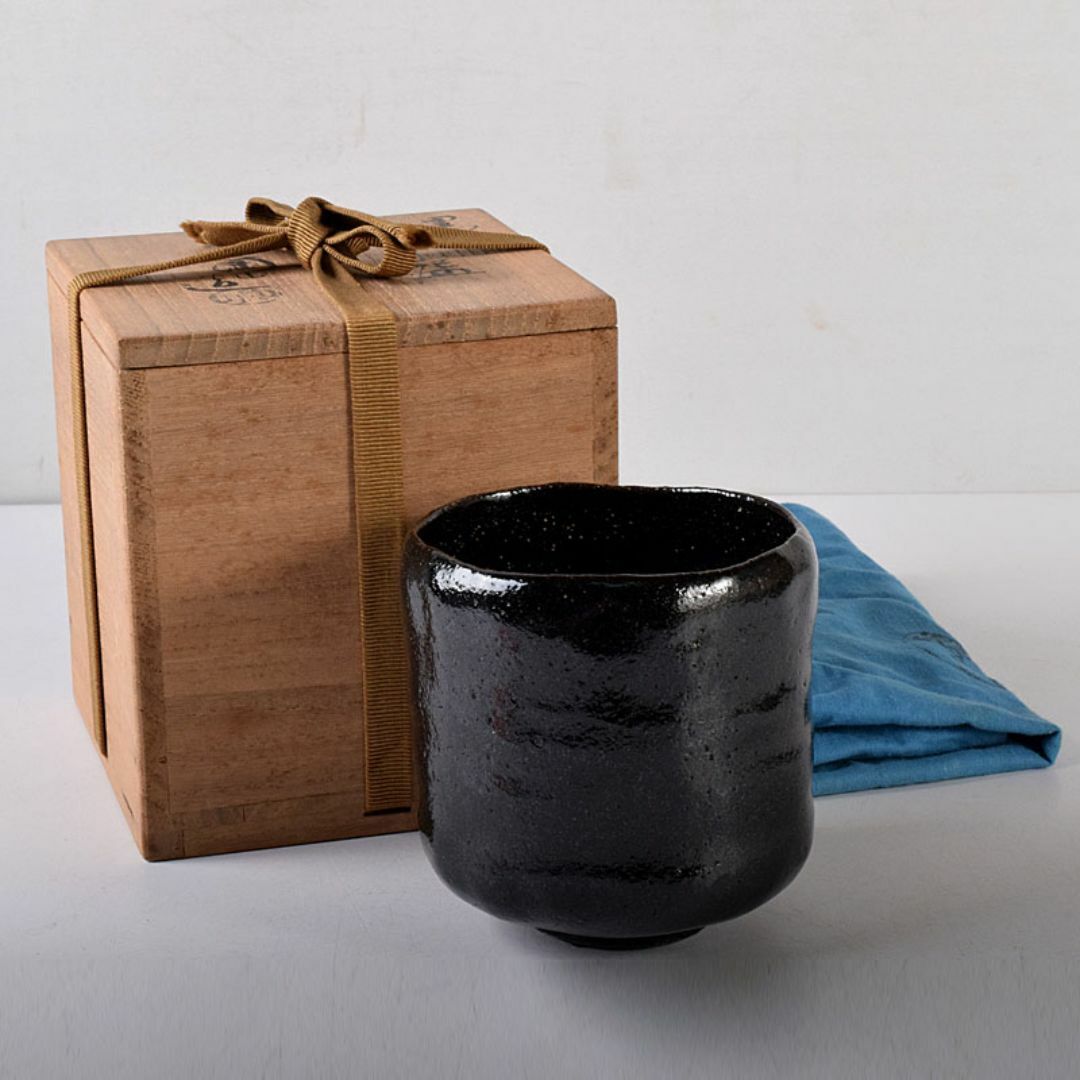 茶道具　伊東陶山造　黒楽筒茶碗　共布共箱　V　R8149