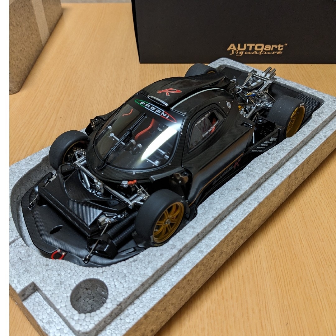 AUTOart - オートアート1/18 パガーニ ゾンダ Rの通販 by Z's AUTOart - オートアート1/18 パガーニ ゾンダ Rの通販 by Z's