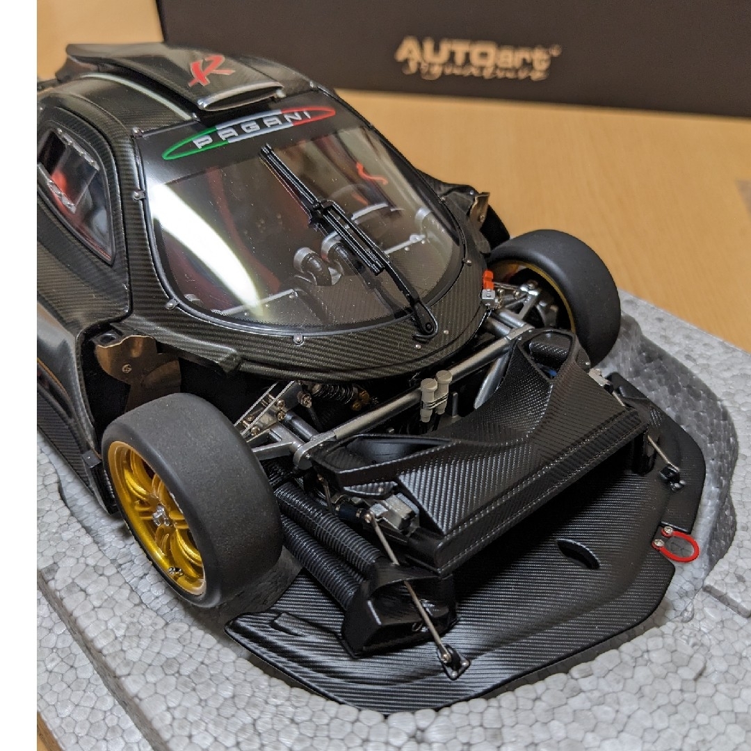 AUTOart - オートアート1/18 パガーニ ゾンダ Rの通販 by Z's AUTOart - オートアート1/18 パガーニ ゾンダ Rの通販 by Z's