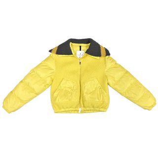 MONCLER(ダウンジャケット ・ イエロー/黄色系)のフリマ MONCLER(ダウンジャケット ・ イエロー/黄色系)のフリマ