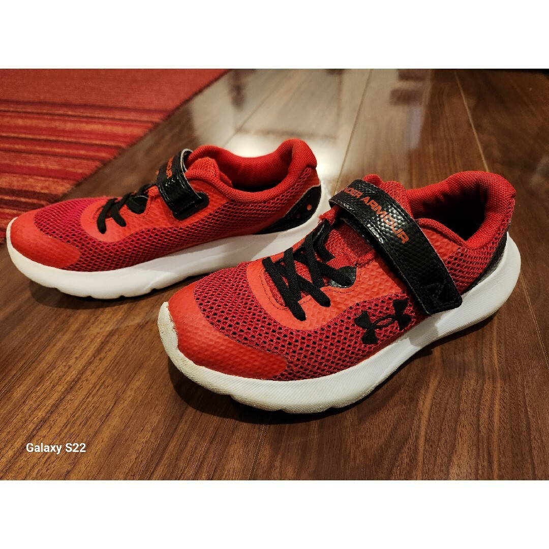 UNDER ARMOUR - アンダーアーマー スニーカー 21.0cmの通販 by UNDER ARMOUR - アンダーアーマー スニーカー 21.0cmの通販 by
