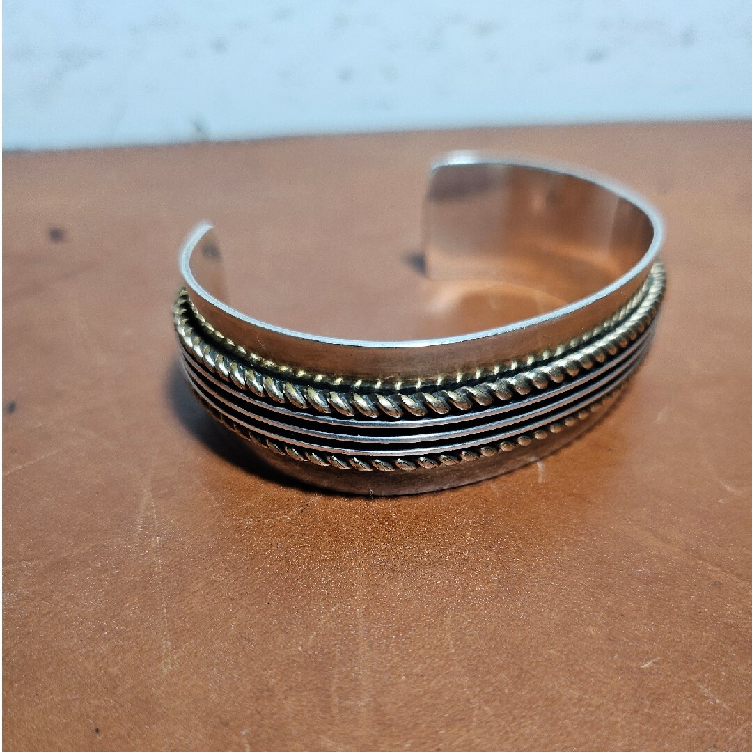 INDIAN JEWELRY - レア TOM HAWK 2ライン12KGFツイストロープバングル ナバホ族の通販 by TSJ|インディアンジュエリー ならラクマ INDIAN JEWELRY - レア TOM HAWK 2ライン12KGFツイストロープバングル ナバホ族の通販 by TSJ|インディアンジュエリー ならラクマ