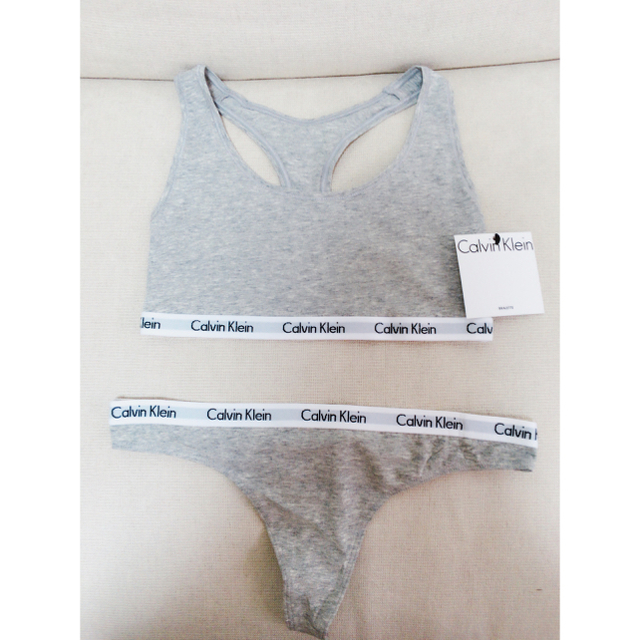 Calvin Klein(カルバンクライン)の新品！Clvin Klein 下着 セット S♡グレー レディースの下着/アンダーウェア(ブラ&ショーツセット)の商品写真