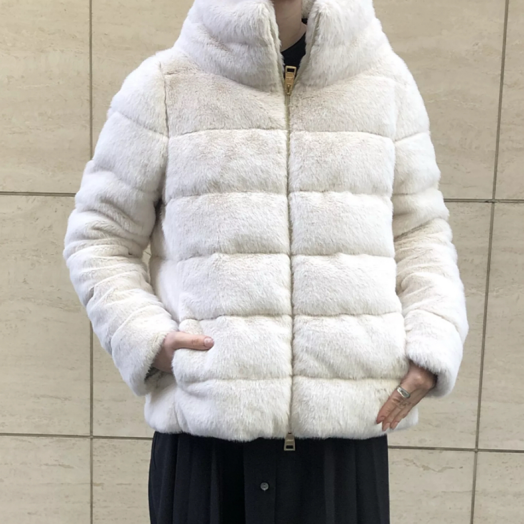 未使用 ヘルノ HERNO 38 エコファー ショート丈 ダウン ジャケット 未使用 ヘルノ HERNO 38 エコファー ショート丈 ダウン ジャケット