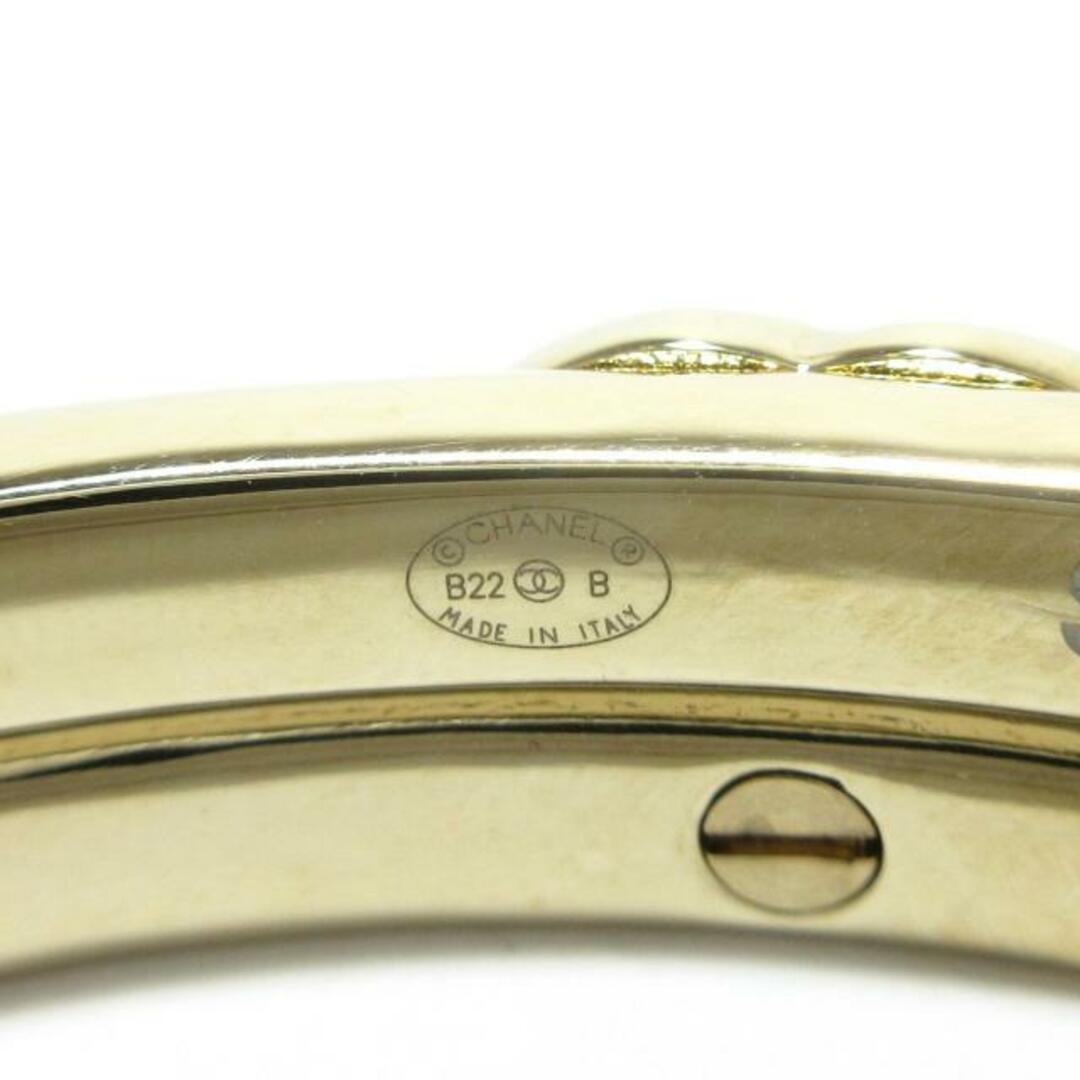 CHANEL(シャネル) バングル美品 金属素材×ラインストーン CHANEL(シャネル) バングル美品 金属素材×ラインストーン