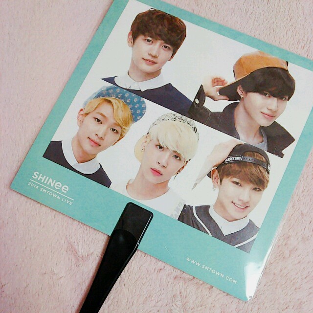 SHINee(シャイニー)のSHINee うちわ エンタメ/ホビーのCD(K-POP/アジア)の商品写真