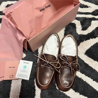 MIU MIU(ローファー/革靴)のフリマアイテム一覧 MIU MIU(ローファー/革靴)のフリマアイテム一覧