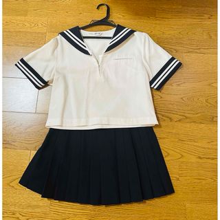 セーラー服　上下セット　本物　制服　(コスプレ)
