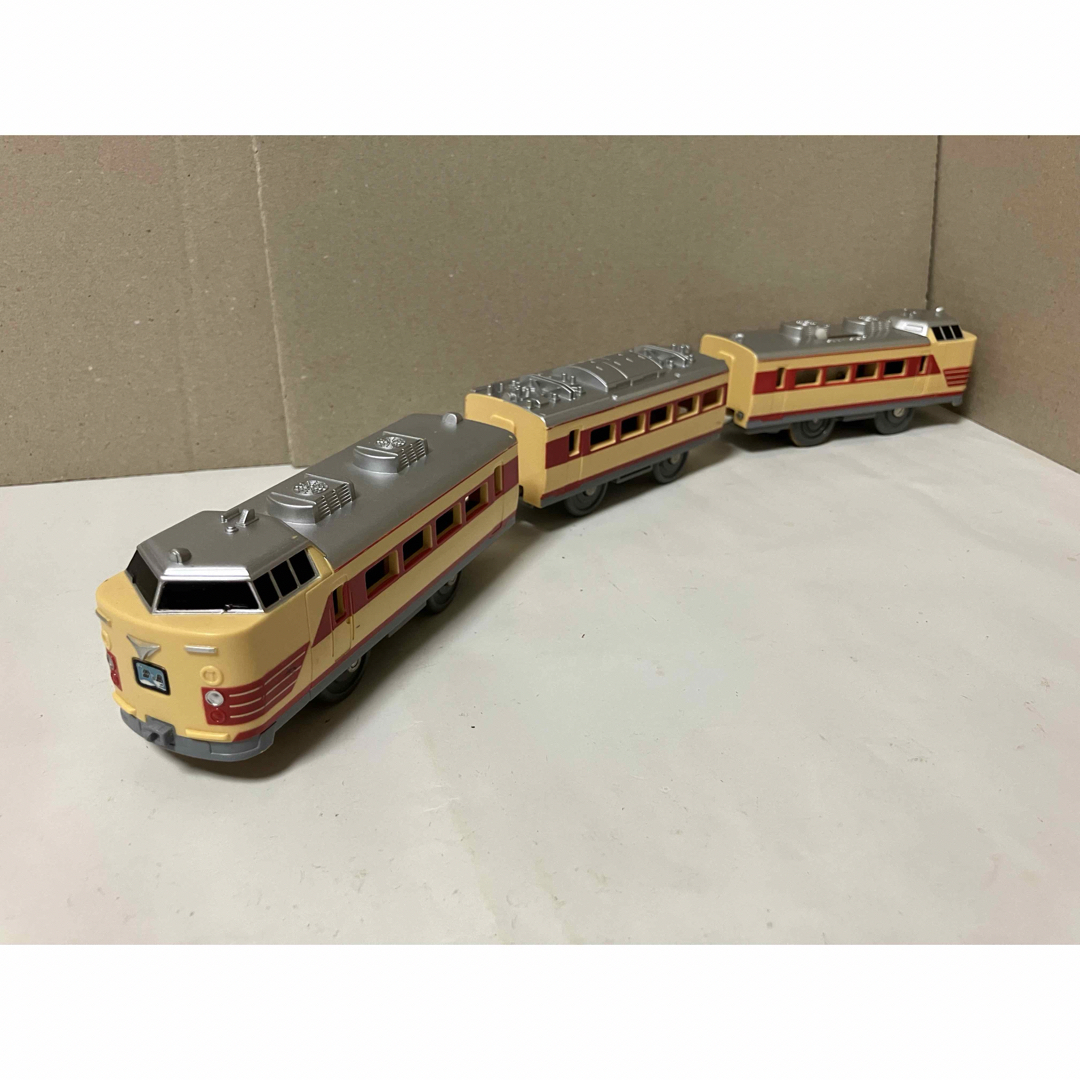 Takara Tomy - 【プラレール】485系特急電車 雷鳥の通販 by Takara Tomy - 【プラレール】485系特急電車 雷鳥の通販 by