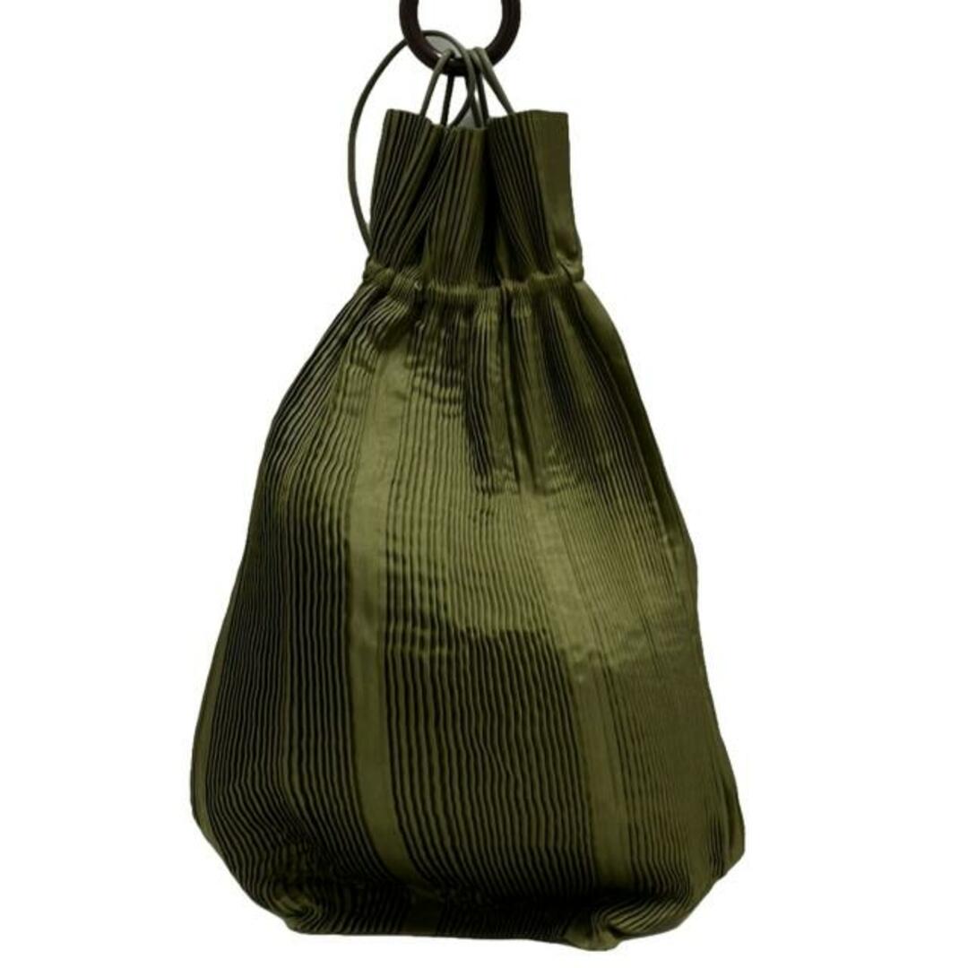 ISSEYMIYAKE(イッセイミヤケ) リュックサック - カーキ プリーツ ISSEYMIYAKE(イッセイミヤケ) リュックサック - カーキ プリーツ