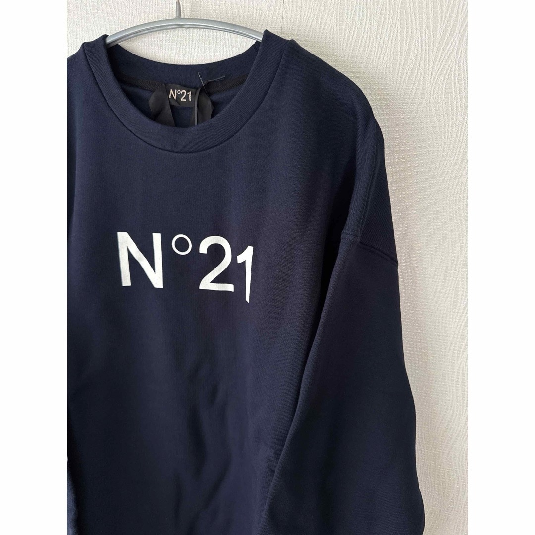新品】N°21 ヌメロ ネイビー ロゴ トレーナー 新品】N°21 ヌメロ ネイビー ロゴ トレーナー