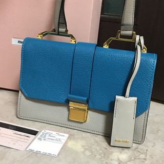 MIU MIU(ショルダーバッグ)のフリマアイテム一覧 MIU MIU(ショルダーバッグ)のフリマアイテム一覧