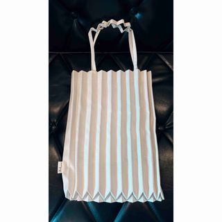 ISSEY MIYAKE(トートバッグ)のフリマアイテム一覧 ISSEY MIYAKE(トートバッグ)のフリマアイテム一覧