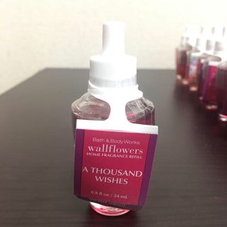 バスアンドボディーワークス(Bath & Body Works)のWallflower★プラグ用リフィル★サウザンドウィッシュ(アロマグッズ)