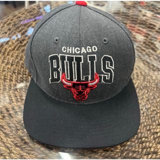 ミッチェルアンドネス(Mitchell & Ness)のオ　ミッチェル&ネス　シカゴブルズ　スナップバック　キャップ　帽子(キャップ)
