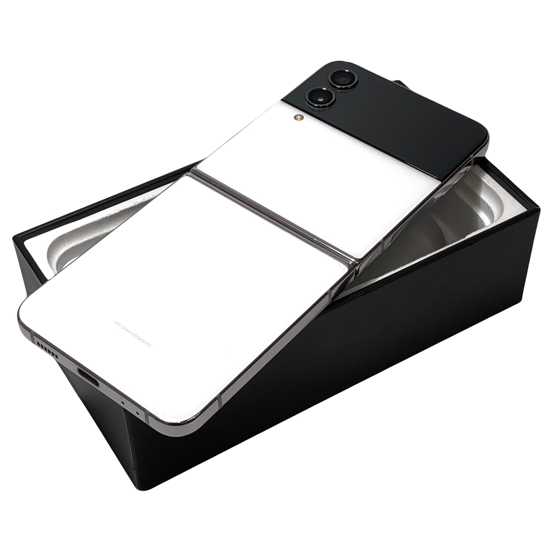 美品】Galaxy Z Flip4 256GB|SIMフリー|SC-54C 美品】Galaxy Z Flip4 256GB|SIMフリー|SC-54C