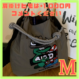 ロープ付き　　ワニ M 大人気 キャラ 黒 ボールアンドチェーン 人気(ショルダーバッグ)