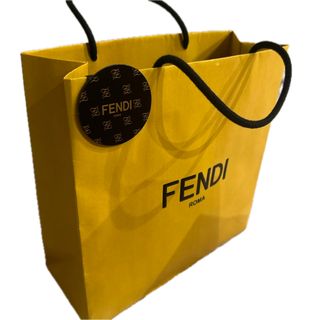 FENDI(ショップ袋)のフリマアイテム一覧 FENDI(ショップ袋)のフリマアイテム一覧