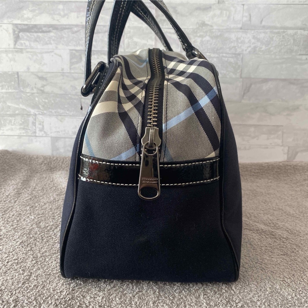 ☆人気商品☆ BURBERRY BLUE LABEL エナメル&チェック バッグ ☆人気商品☆ BURBERRY BLUE LABEL エナメル&チェック バッグ