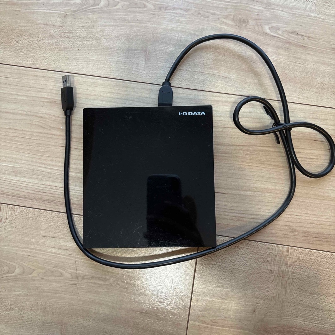 IODATA(アイオーデータ)のI・O DATA ポータブルDVDドライブ DVRP-UT8TBK スマホ/家電/カメラのPC/タブレット(PC周辺機器)の商品写真