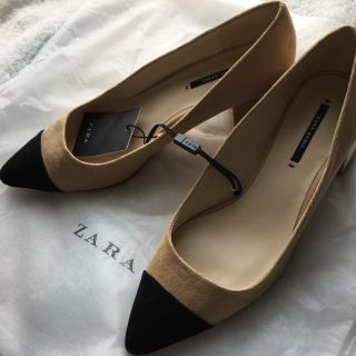 ザラ(ZARA)の新品 ZARA スエードバイカラーパンプス チャンキーヒール(ハイヒール/パンプス)