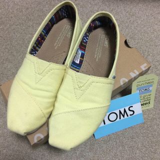 トムズ(TOMS)のTOMS スリッポン W7 イエロー(スリッポン/モカシン)