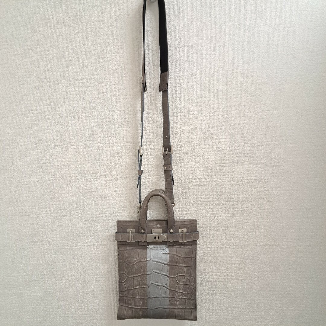 m.u.l エムユーエル サコッシュ SS クロコ型押し 灰グレー m.u.l エムユーエル サコッシュ SS クロコ型押し 灰グレー