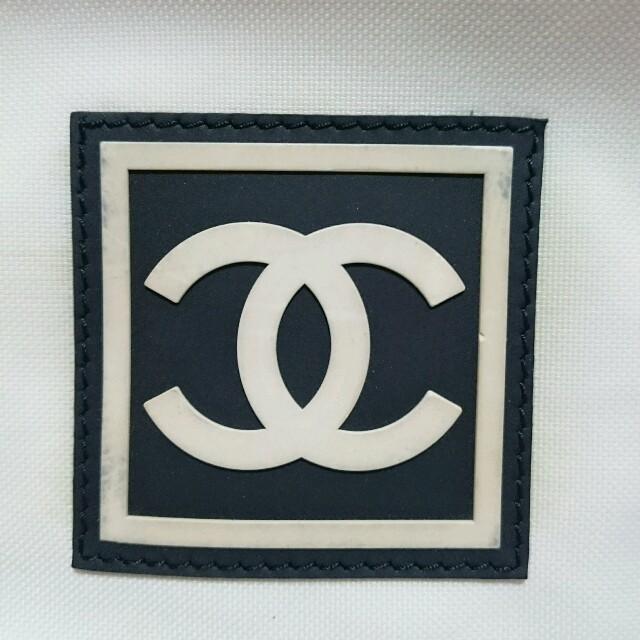 CHANEL(シャネル)のCHANEL スポーツライン ショルダーバッグ レディースのバッグ(ショルダーバッグ)の商品写真