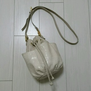 スピックアンドスパン(Spick & Span)のスピック&スパン購入のレザーバッグ★ホワイト巾着型(ショルダーバッグ)