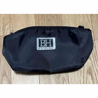 BIG HOLIDAY 黒 ナイロンポーチ 約30cm(日用品/生活雑貨)
