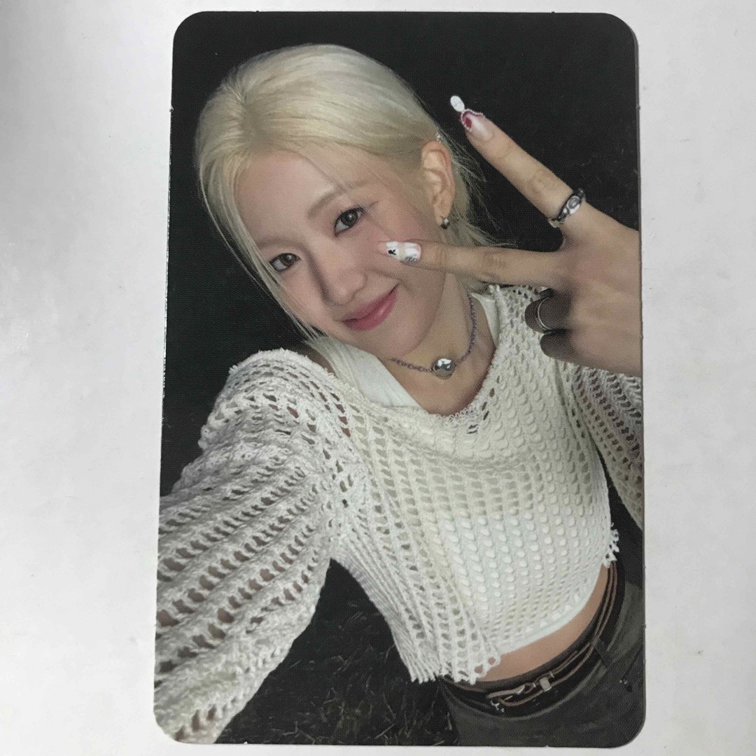 izna ジユン トレカ エンタメ/ホビーのCD(K-POP/アジア)の商品写真
