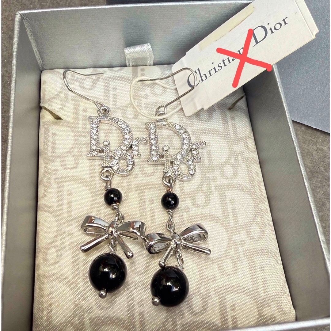 クリスチャンディオールdiorシルバーピアス クリスチャンディオールdiorシルバーピアス