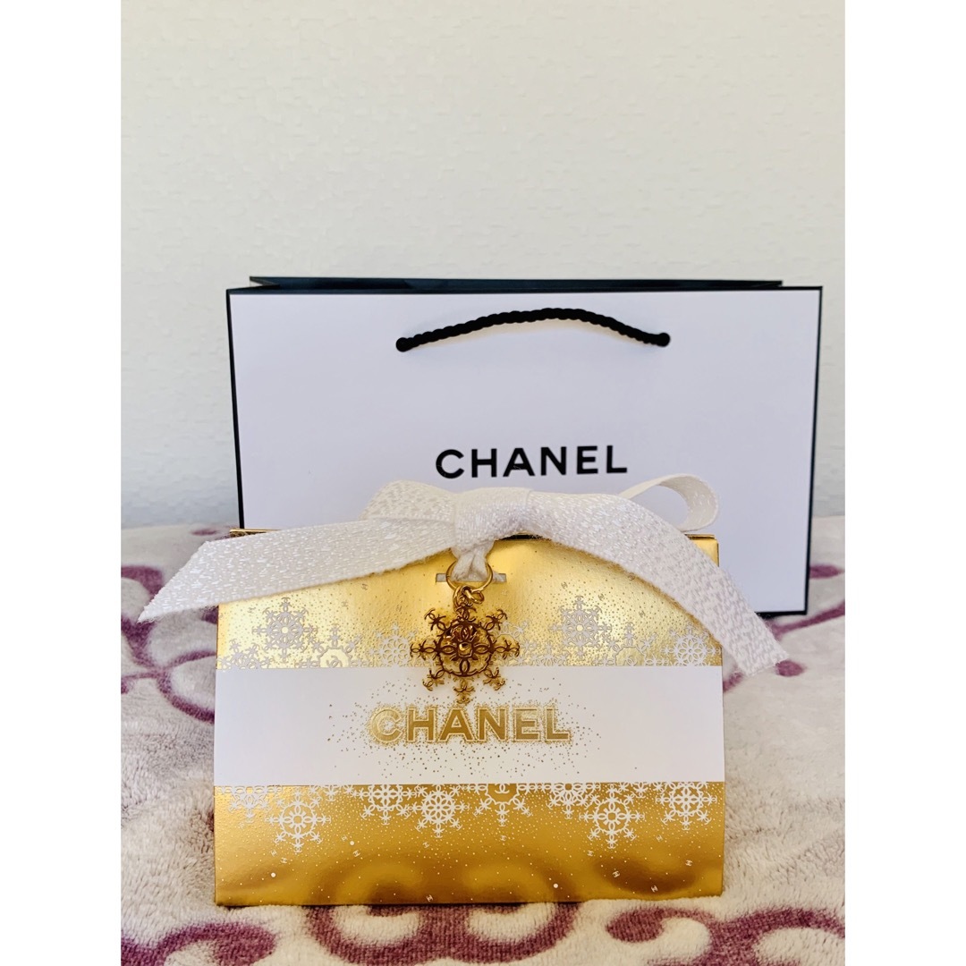 CHANEL - CHANEL ホリデー限定ギフトラッピングとショップ袋の CHANEL - CHANEL ホリデー限定ギフトラッピングとショップ袋の