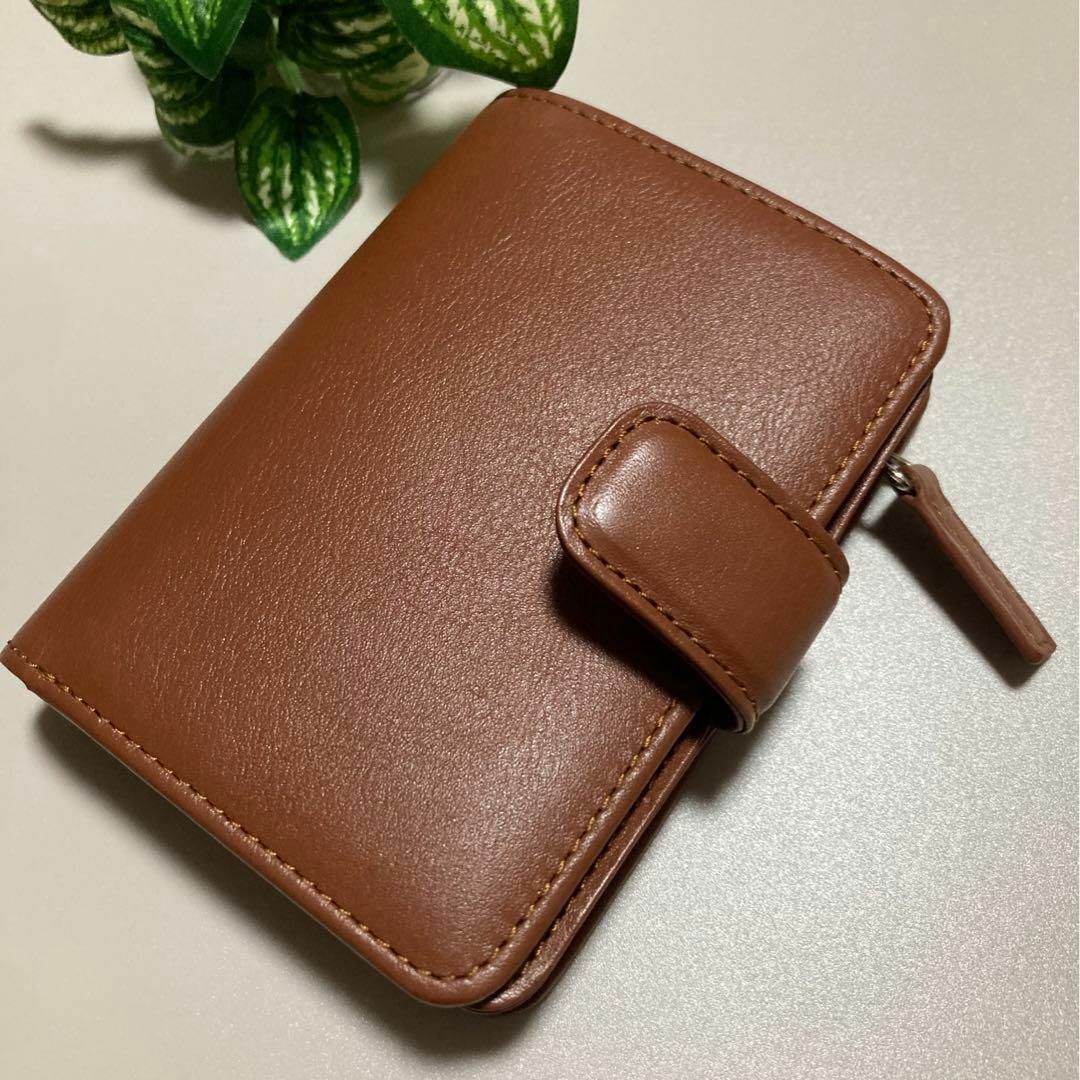 【 コンパクト/大容量 】二つ折り財布　ブラウン　本革　春財布 ミディアム レディースのファッション小物(財布)の商品写真