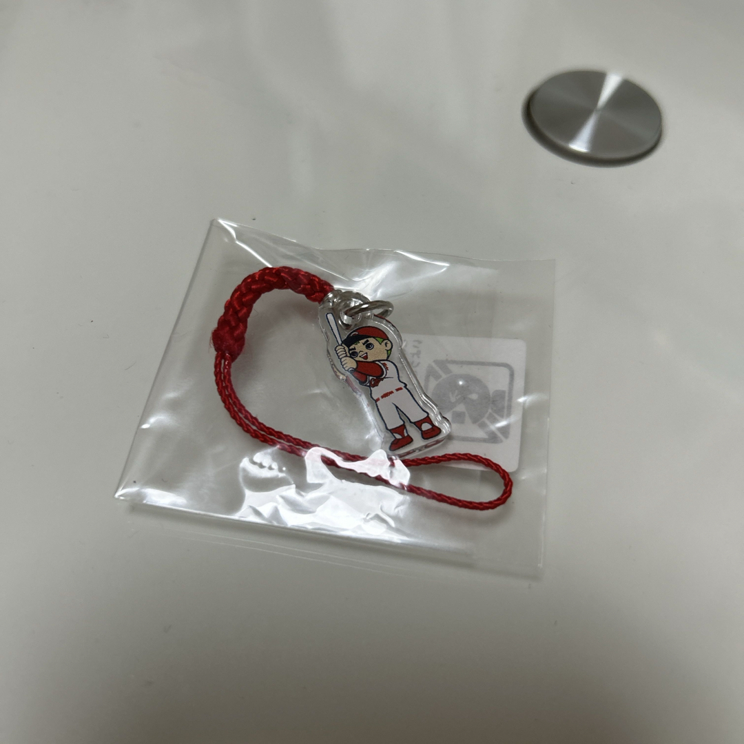 広島東洋カープ(ヒロシマトウヨウカープ)のカープ キーホルダー スポーツ/アウトドアの野球(応援グッズ)の商品写真