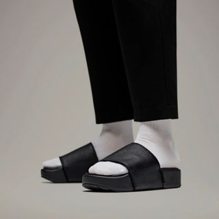 Y-3(サンダル)のフリマアイテム一覧 Y-3(サンダル)のフリマアイテム一覧