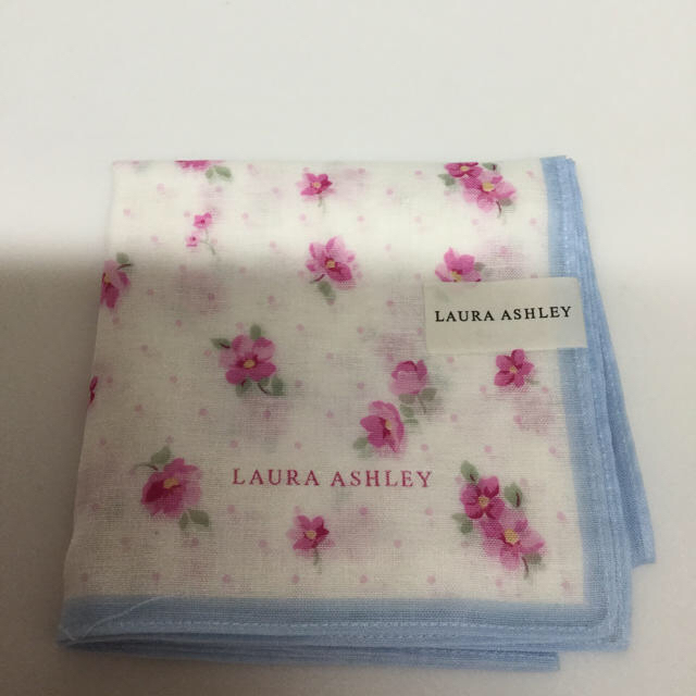 LAURA ASHLEY(ローラアシュレイ)のローラアシュレイ【新品】ハンカチ2枚セット レディースのファッション小物(ハンカチ)の商品写真