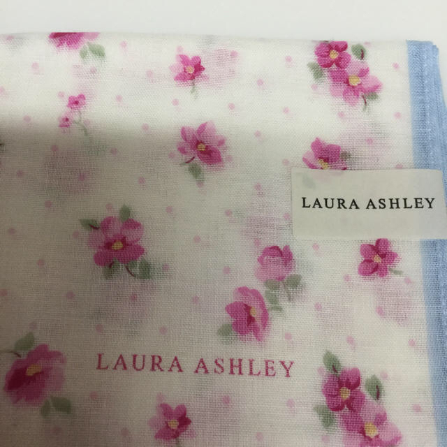 LAURA ASHLEY(ローラアシュレイ)のローラアシュレイ【新品】ハンカチ2枚セット レディースのファッション小物(ハンカチ)の商品写真