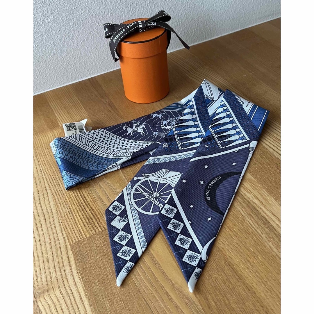HERMES ツイリー オブジェドゥキュリオジテ HERMES ツイリー オブジェドゥキュリオジテ