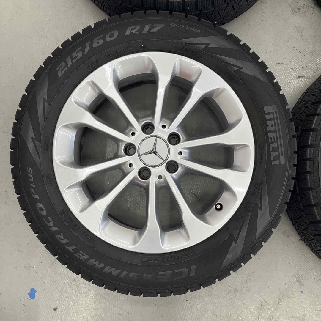 メルセデスベンツGLAクラススタッドレスタイヤ純正ホイル付215/60R17 メルセデスベンツGLAクラススタッドレスタイヤ純正ホイル付215/60R17