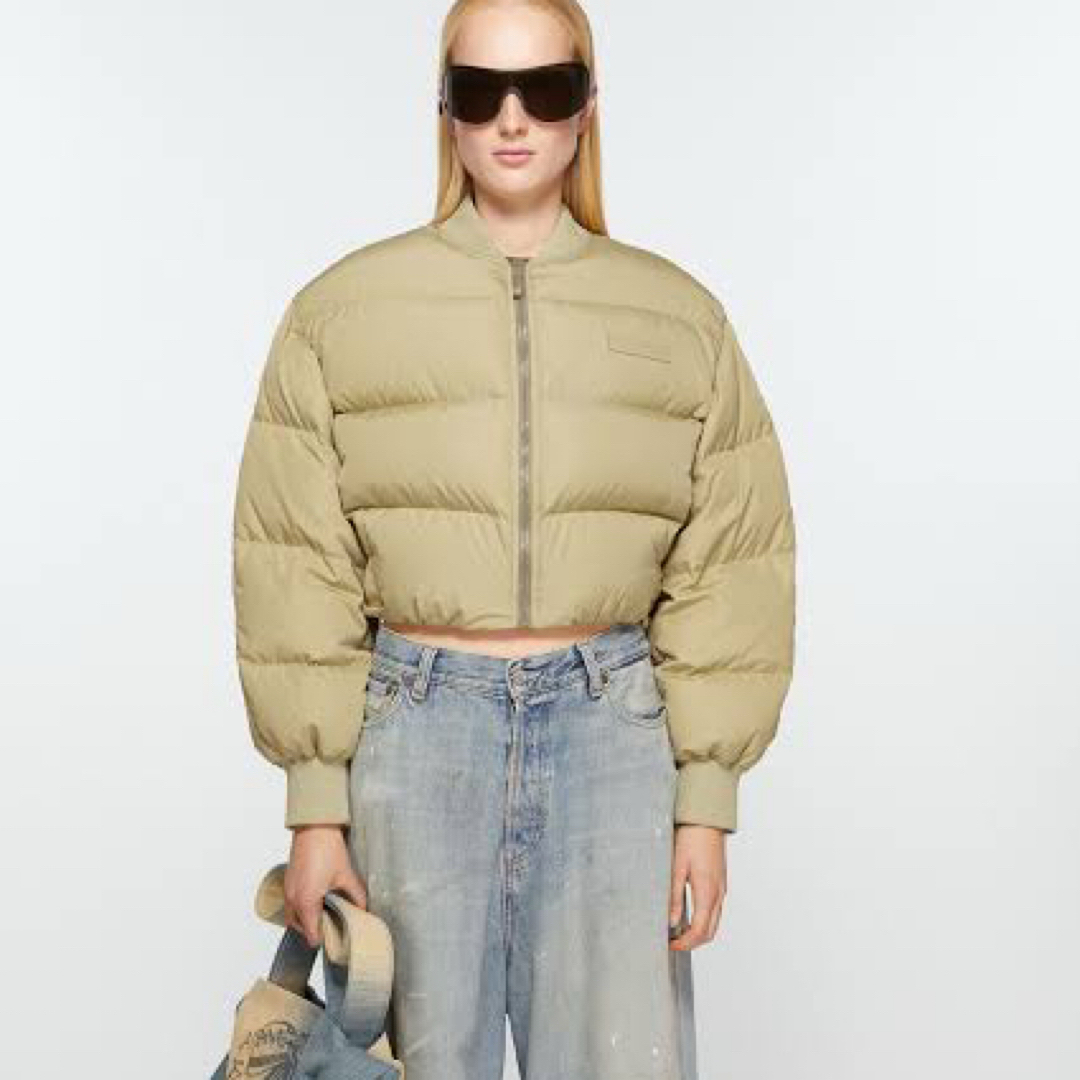 Acne Studios - Acne Studios ベージュ クロップドダウン Acne Studios - Acne Studios ベージュ クロップドダウン