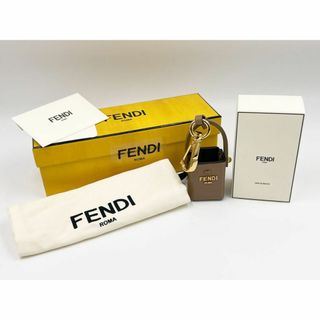 FENDI(キーホルダー ・ ゴールド/金色系)のフリマアイテム一覧 FENDI(キーホルダー ・ ゴールド/金色系)のフリマアイテム一覧