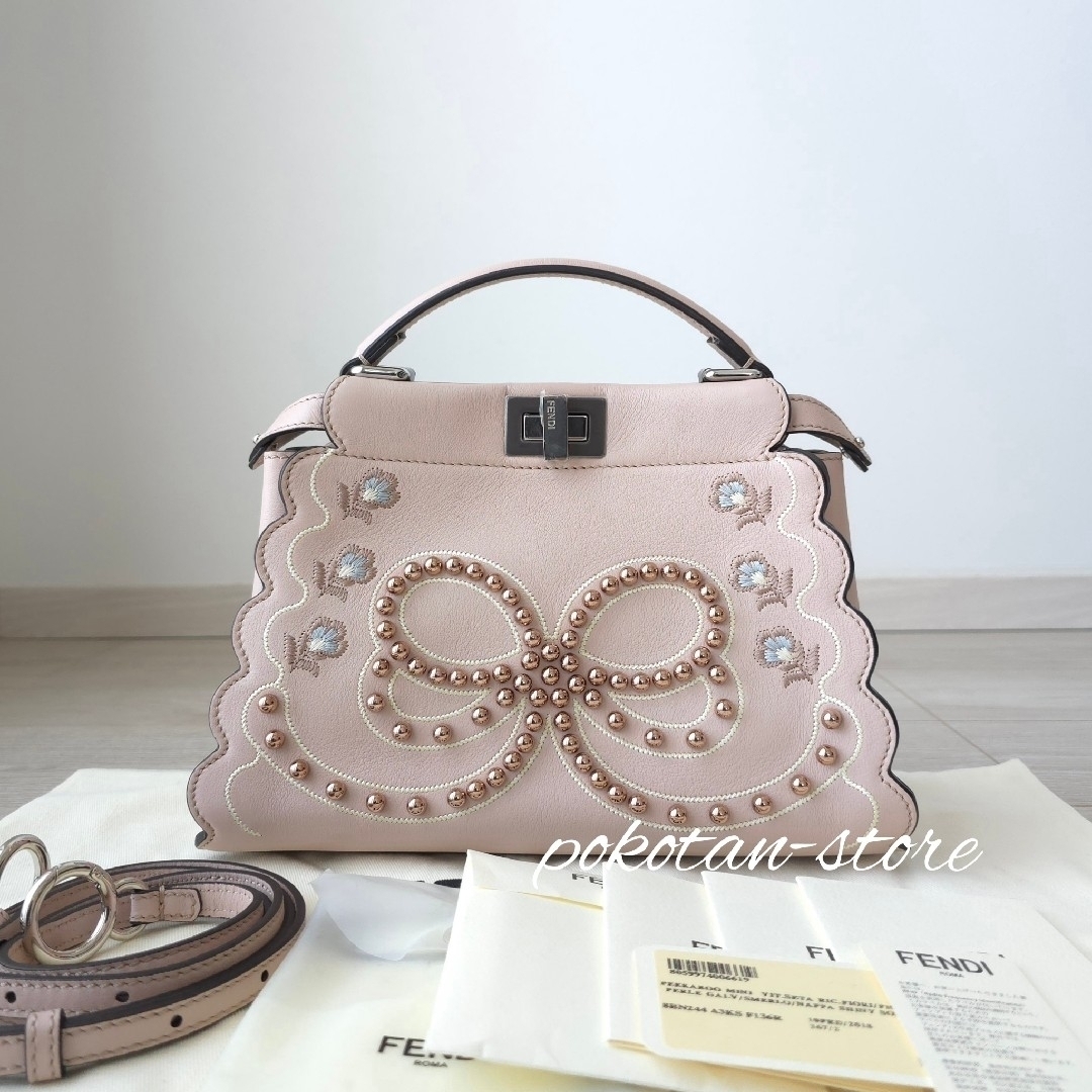 FENDI - 極美品【フェンディ】ミニ ピーカブー パールスタッズ FENDI - 極美品【フェンディ】ミニ ピーカブー パールスタッズ