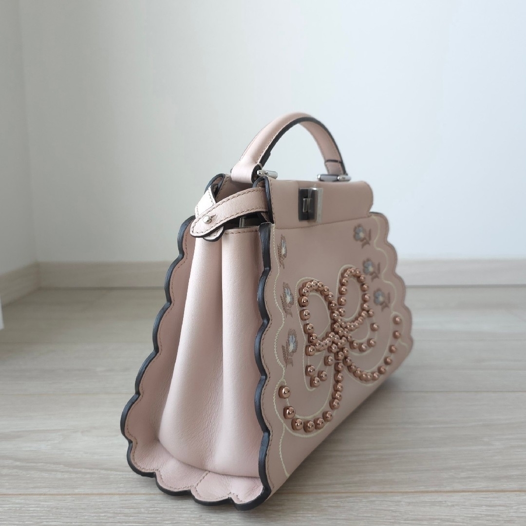 FENDI - 極美品【フェンディ】ミニ ピーカブー パールスタッズ FENDI - 極美品【フェンディ】ミニ ピーカブー パールスタッズ