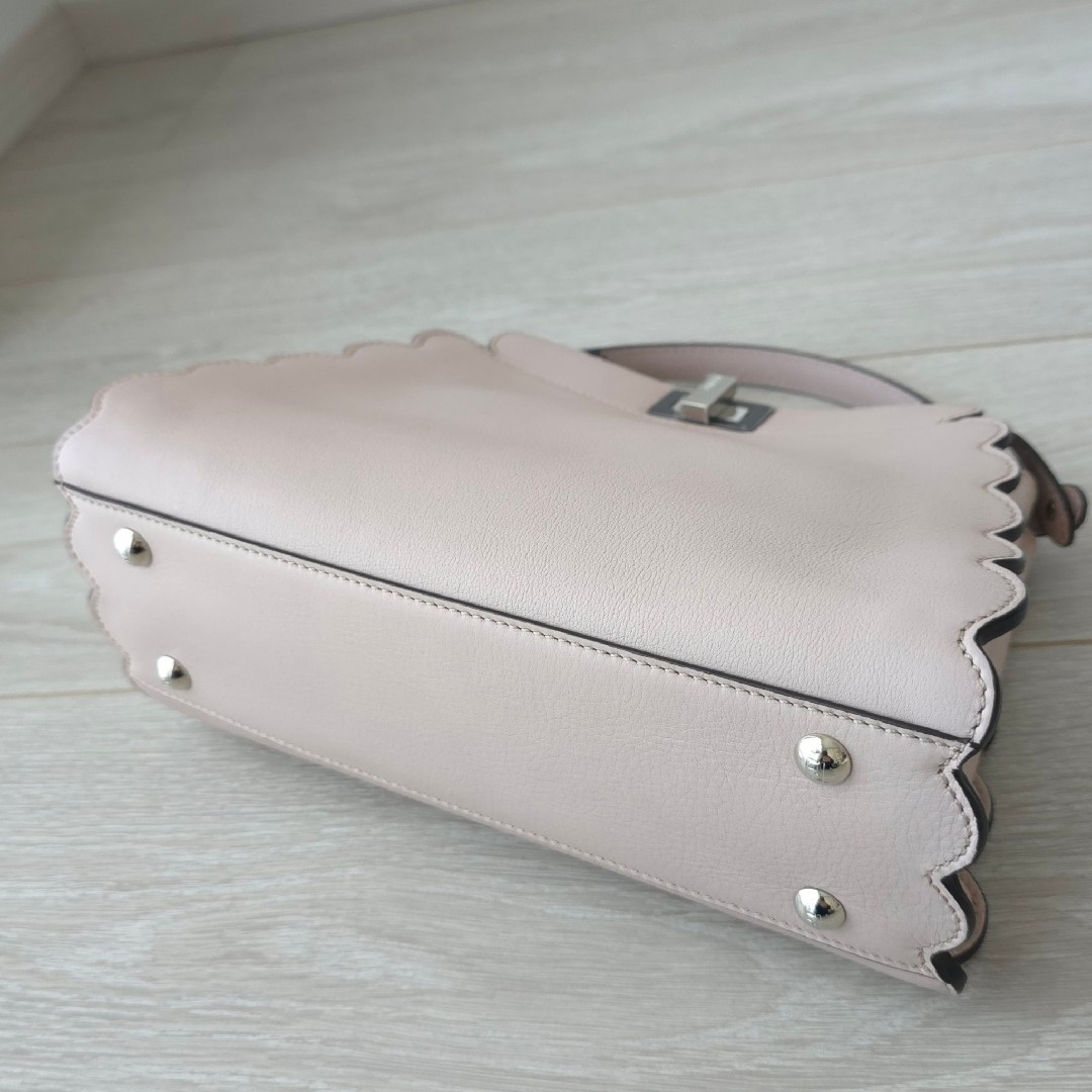 FENDI - 極美品【フェンディ】ミニ ピーカブー パールスタッズ FENDI - 極美品【フェンディ】ミニ ピーカブー パールスタッズ