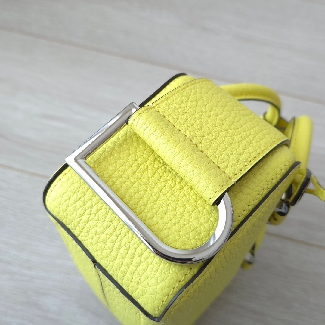 DELVAUX - 新品同様【デルヴォー】クールボックス ナノ ユズ DELVAUX - 新品同様【デルヴォー】クールボックス ナノ ユズ