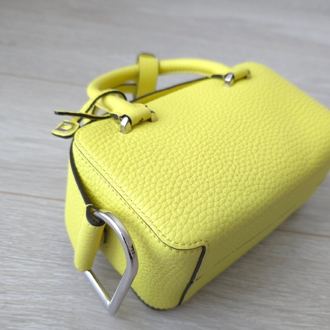 DELVAUX - 新品同様【デルヴォー】クールボックス ナノ ユズ DELVAUX - 新品同様【デルヴォー】クールボックス ナノ ユズ