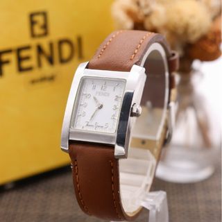 希少】FENDI フェンディ 腕時計 5200L パープル調 レディース 希少】FENDI フェンディ 腕時計 5200L パープル調 レディース