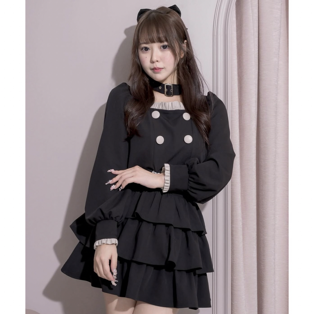 pium チョーカーベルトトップス、ティアードフリルミニスカート pium チョーカーベルトトップス、ティアードフリルミニスカート